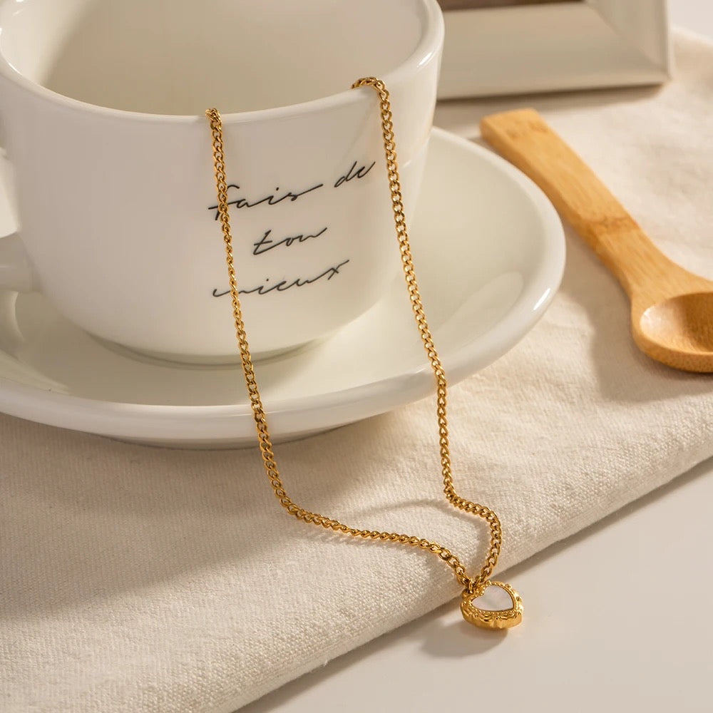FEYA NECKLACE
