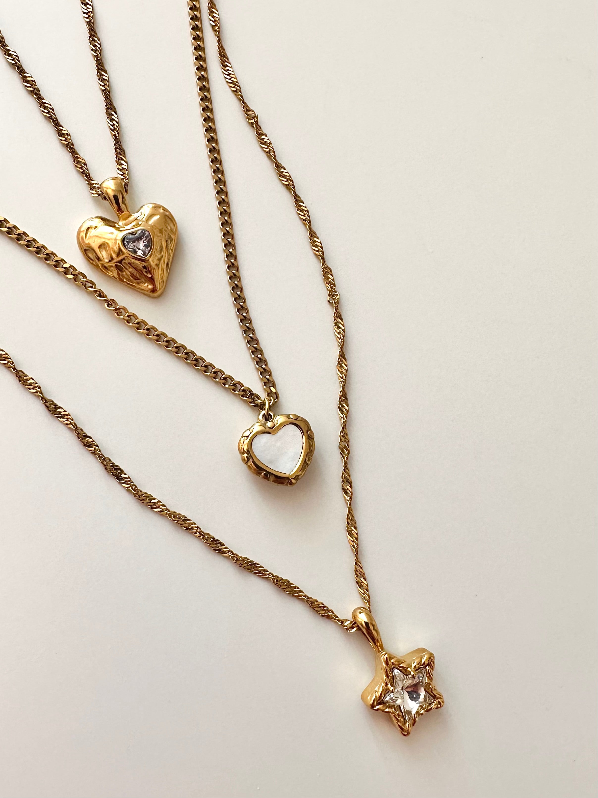 FEYA NECKLACE