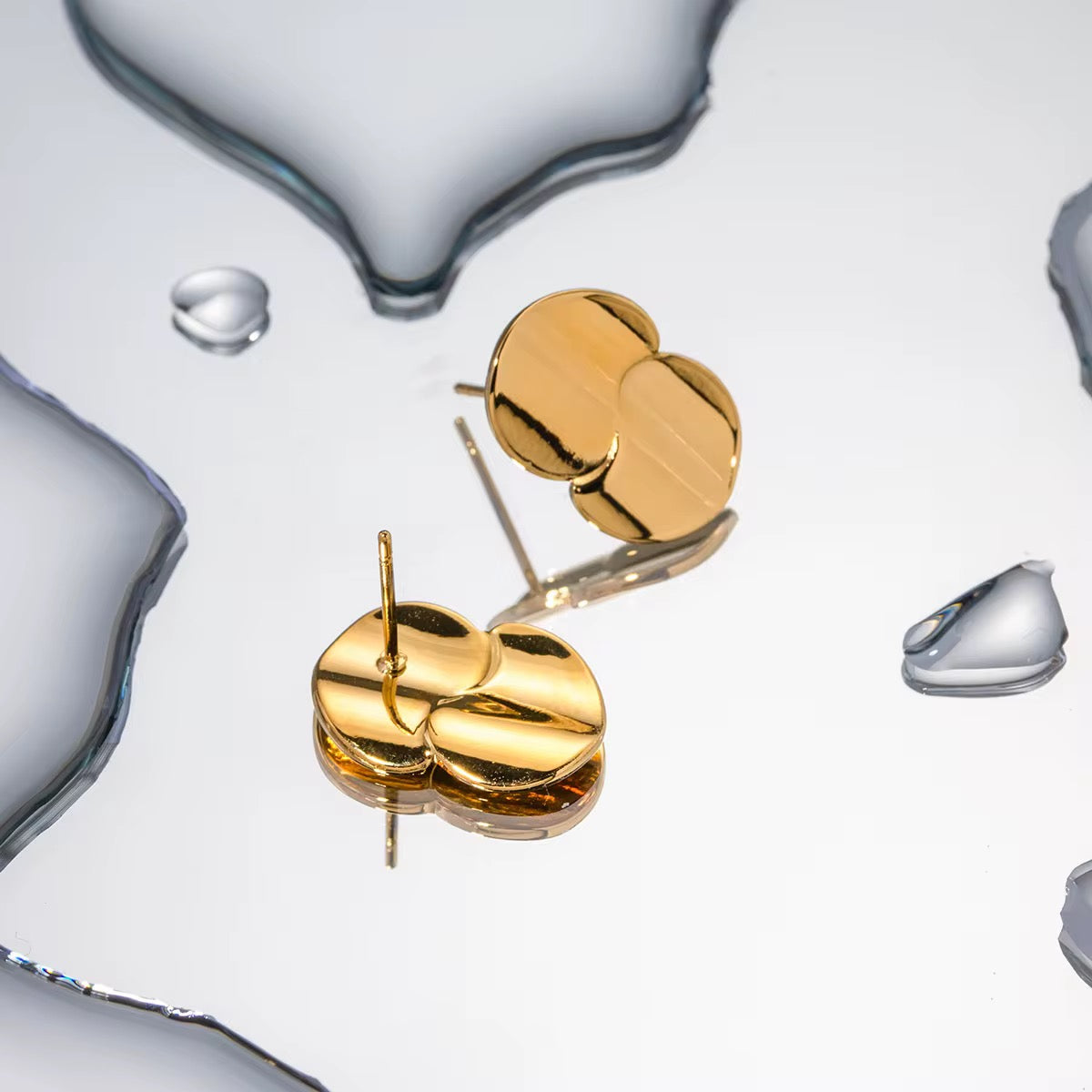 LIA EARRINGS