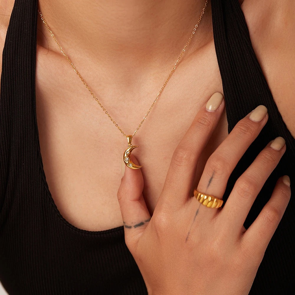 STANI NECKLACE