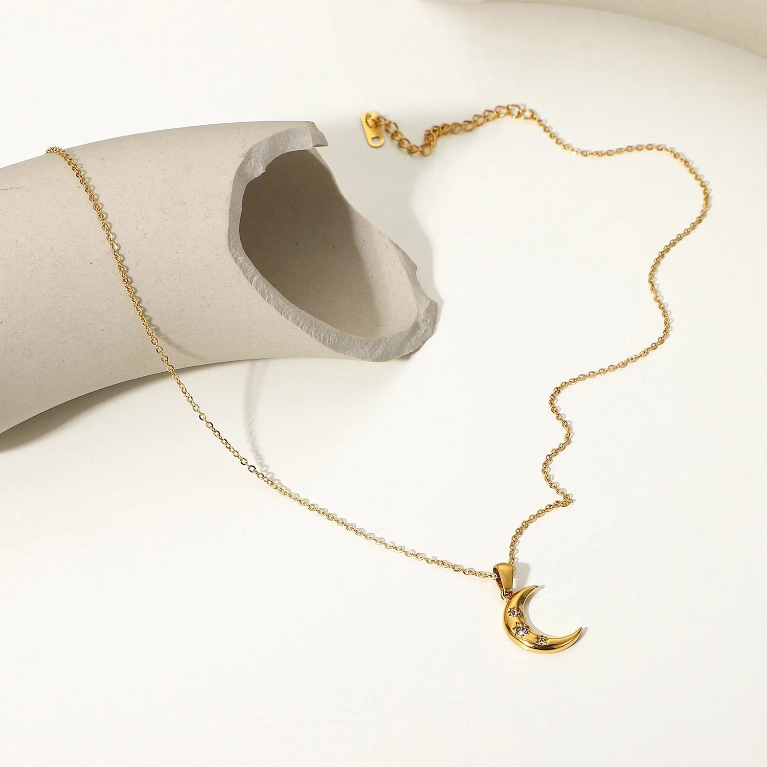 STANI NECKLACE