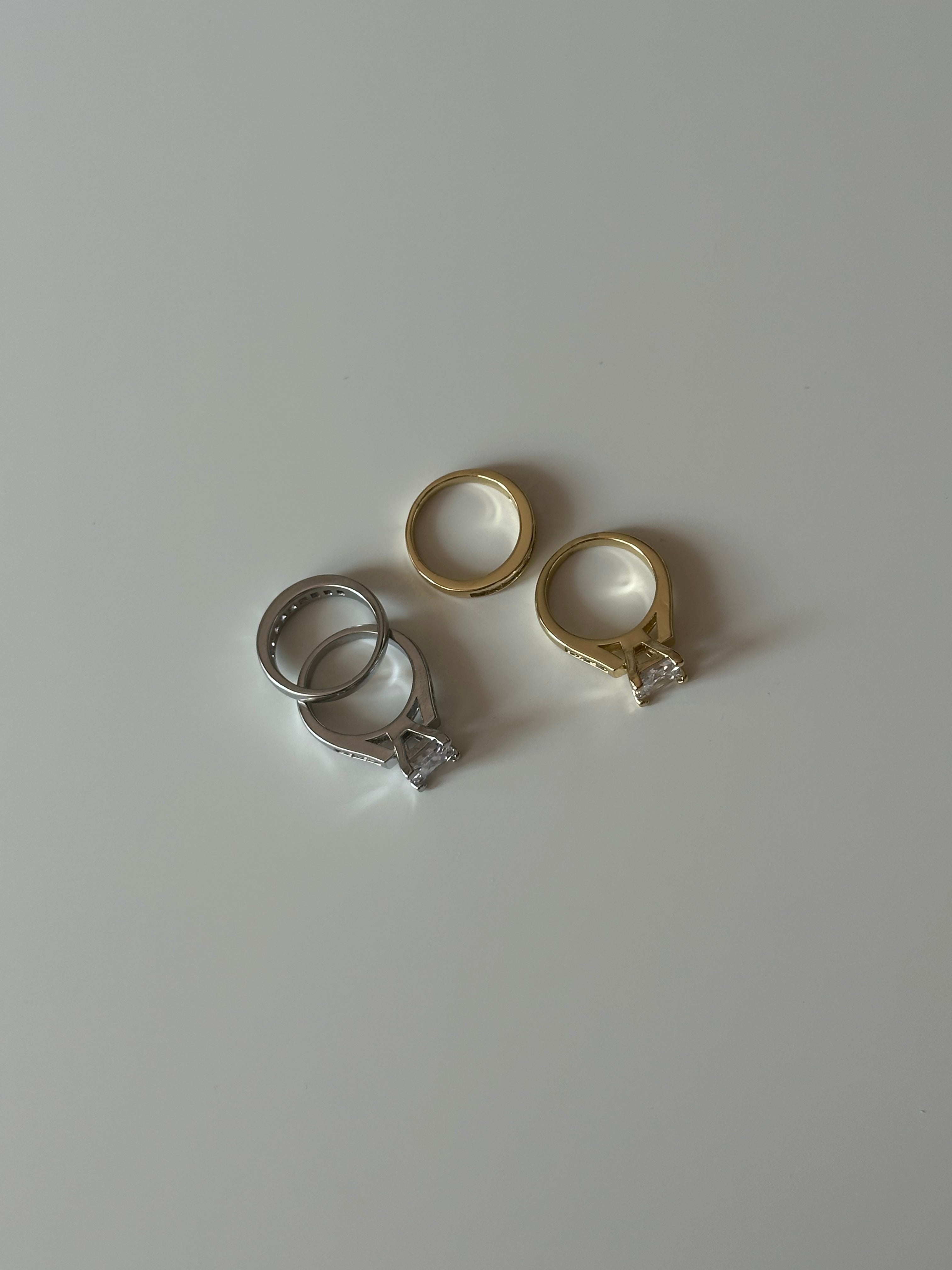 ANELLO REINA