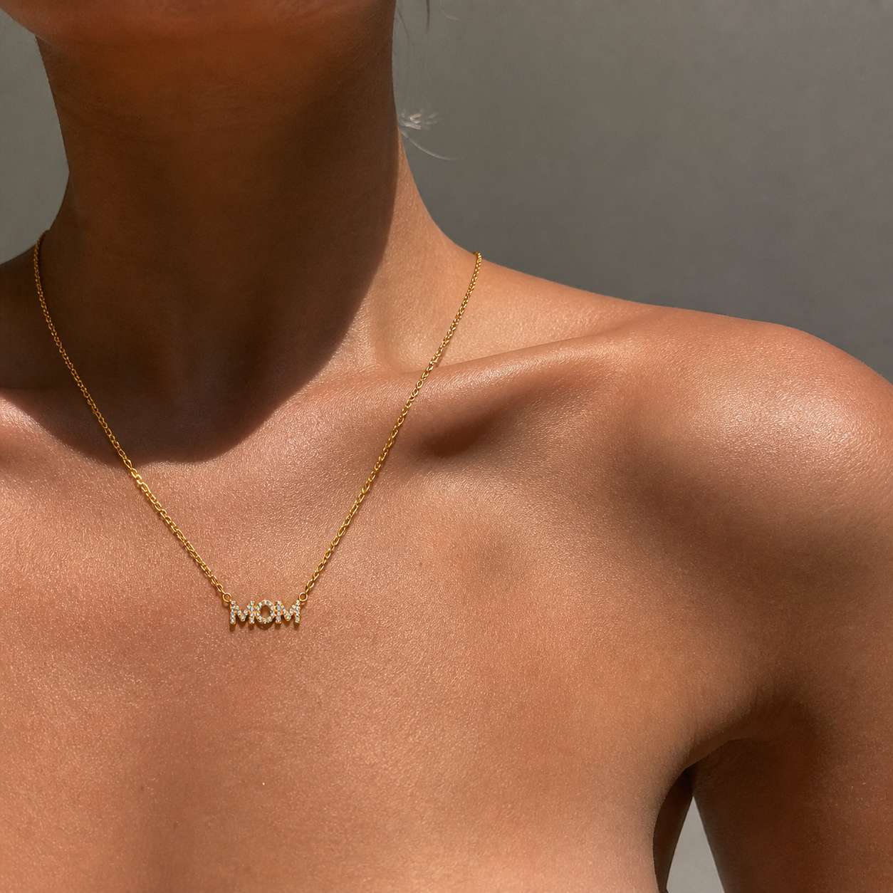 MOM NECKLACE