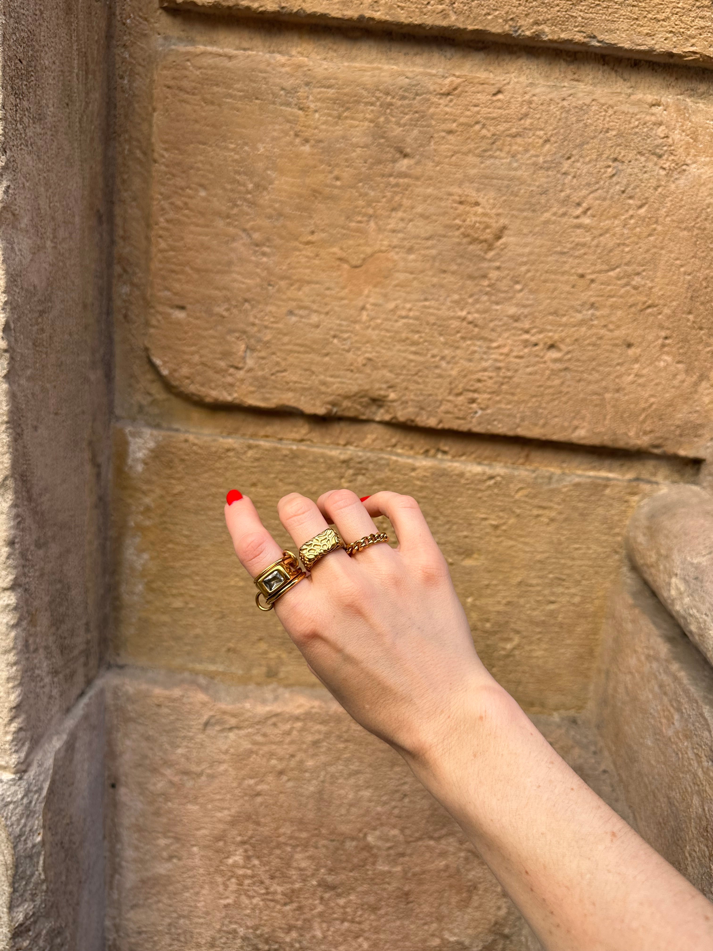 ANELLO REINA