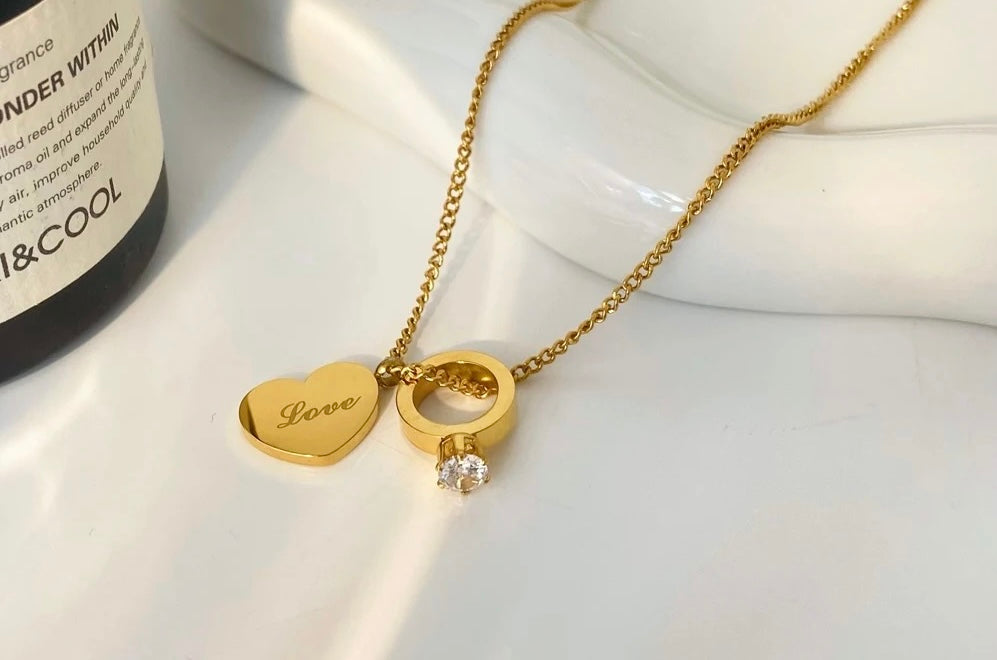 AMO NECKLACE