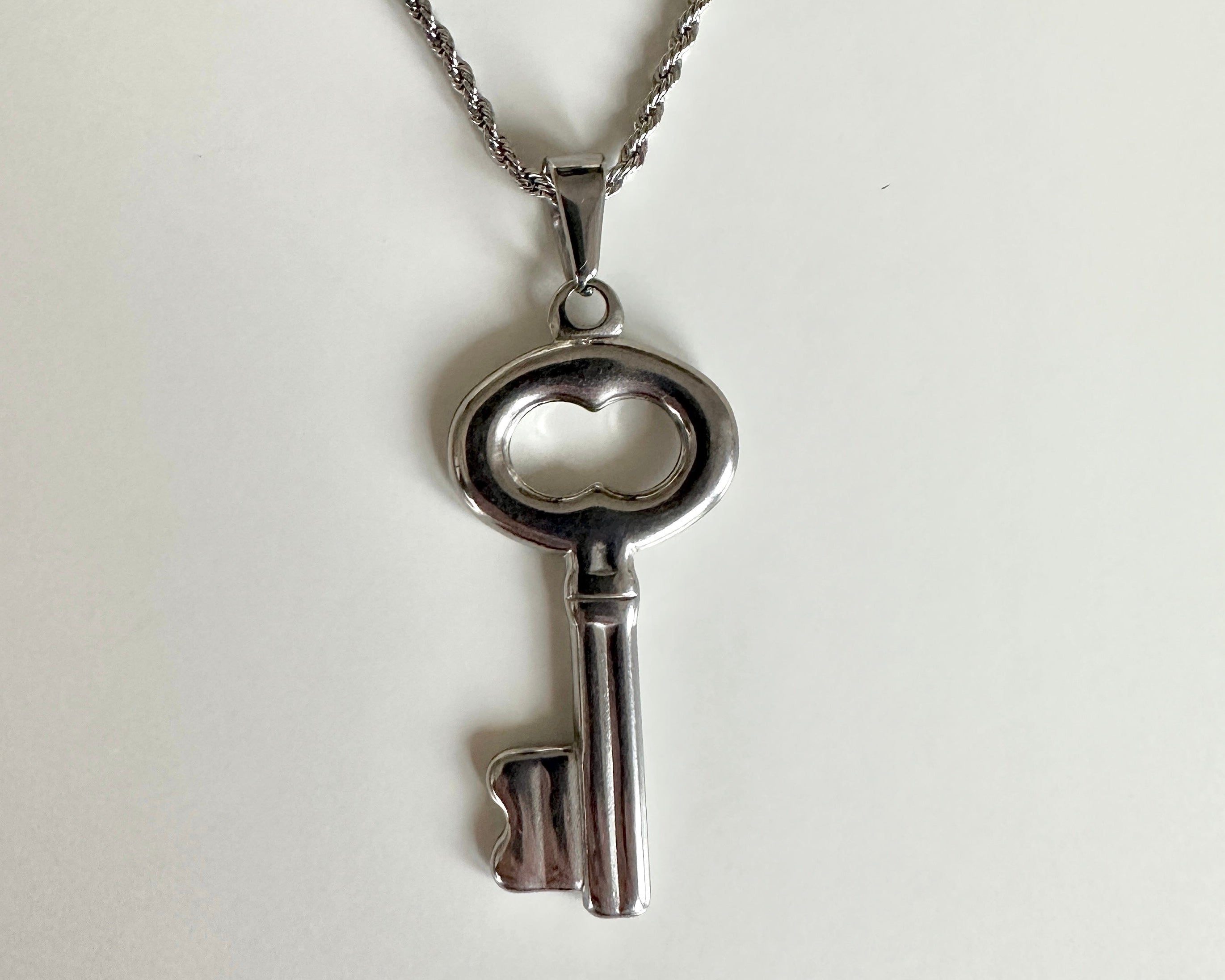 RAYA NECKLACE