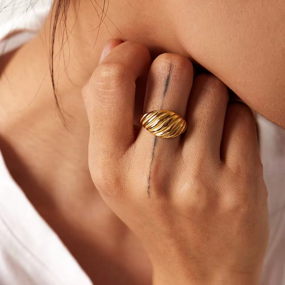 MADLEN RING
