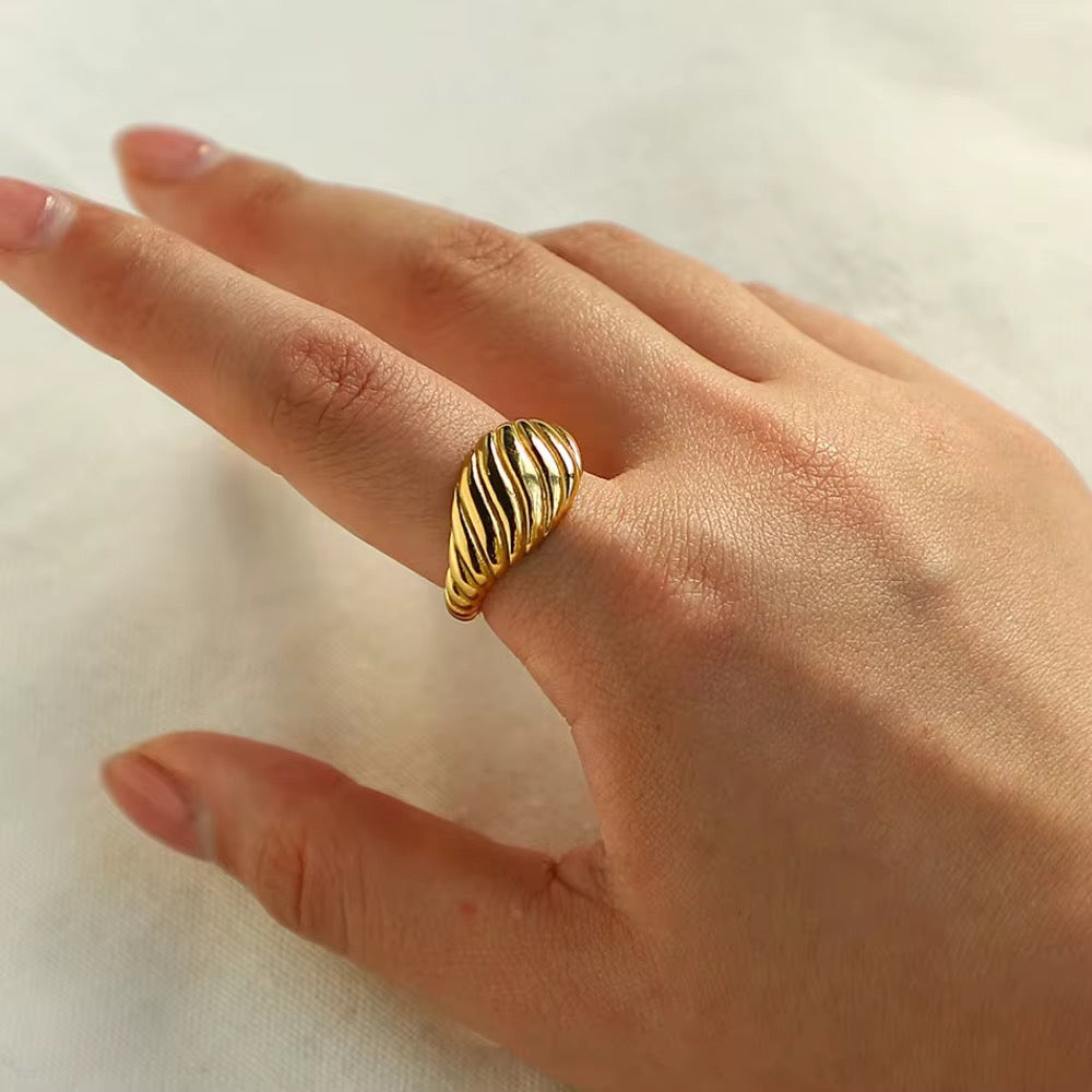 MADLEN RING