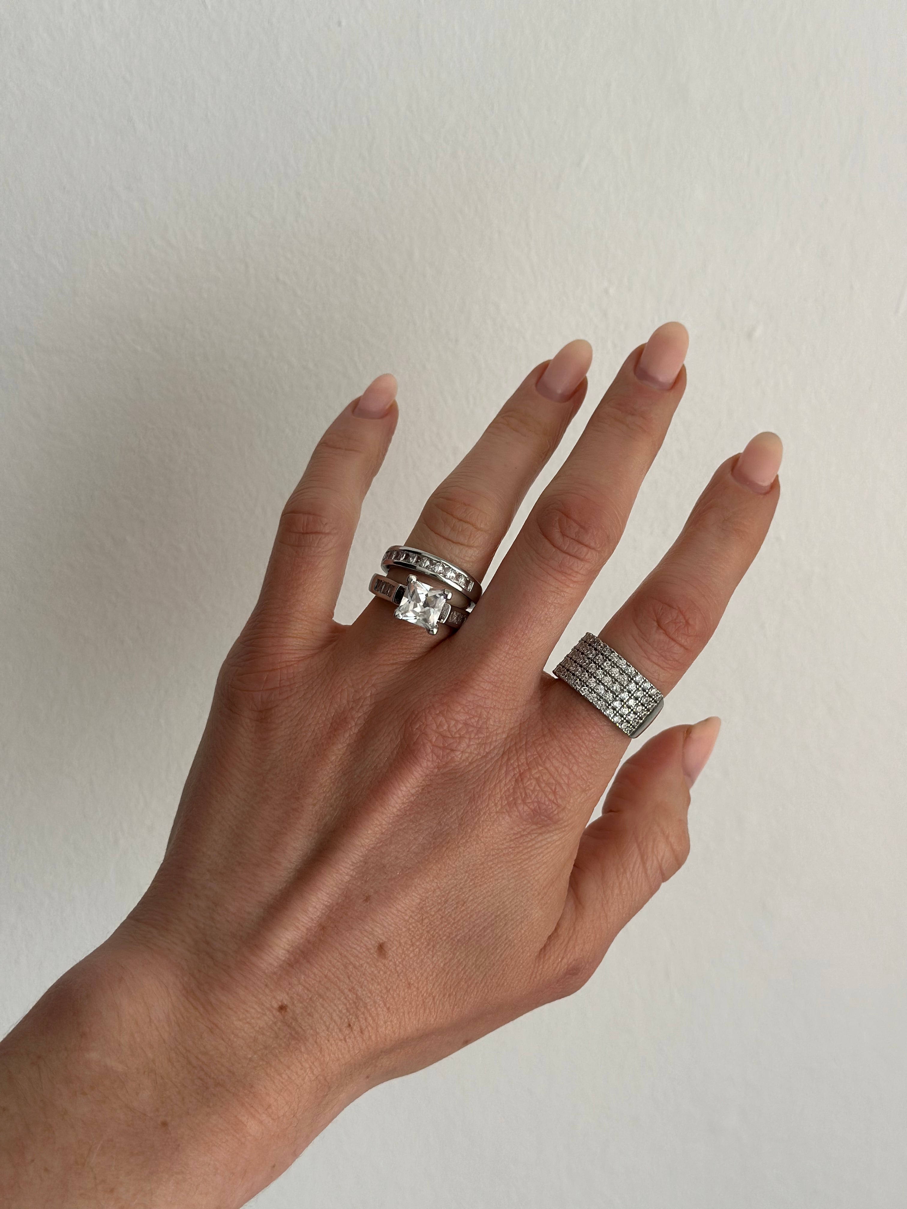 ANELLO ZENDAYA