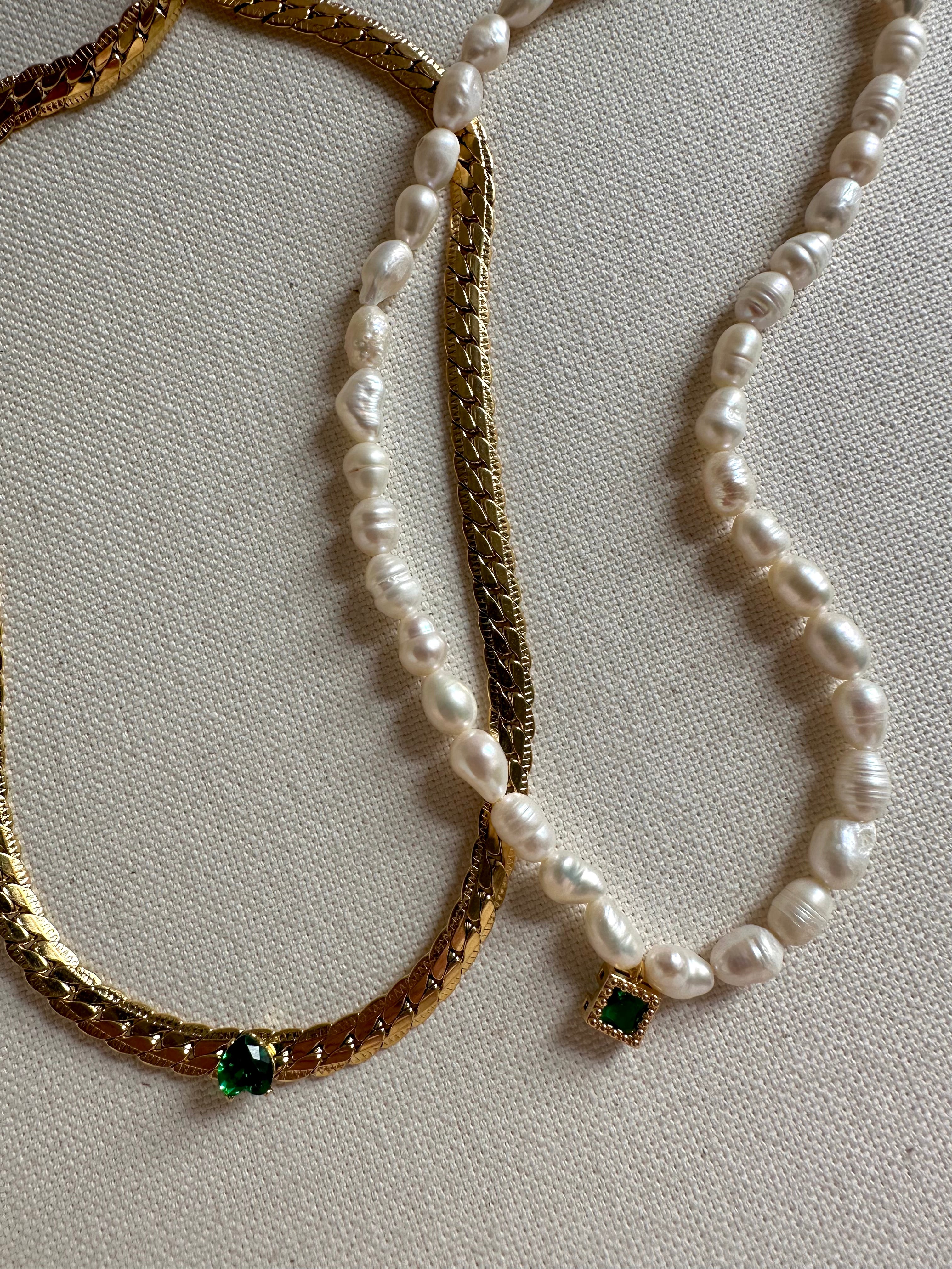 CLEOPATRA NECKLACE